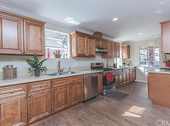 5th image of 1148 W 210th St