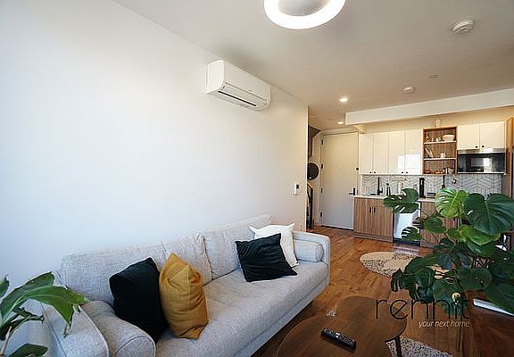 3rd image of 774 Lexington Ave APT 3A