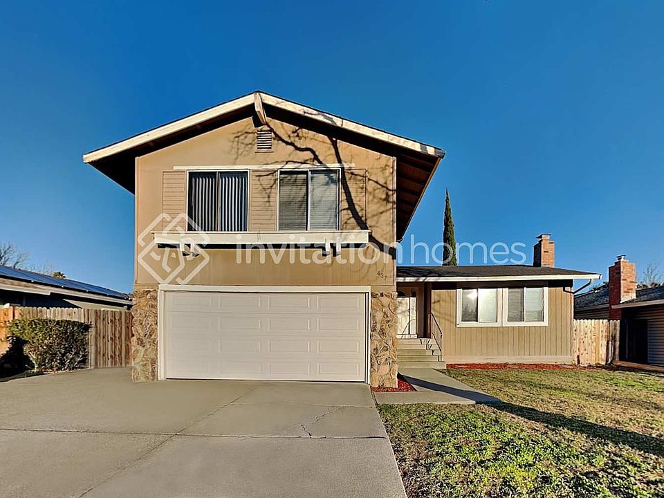 1st image of 437 Royal Oaks Dr