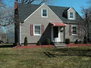 225 Lake Cliff Dr, Erie, PA