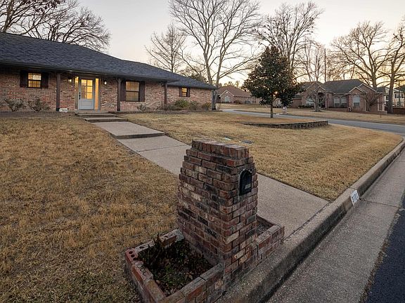 2nd image of 3101 Pine Lake Blvd