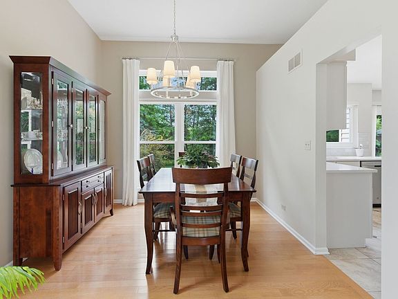 4th image of 1422 Almaden Ln