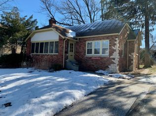 1511 W Logan St, Freeport, IL 61032