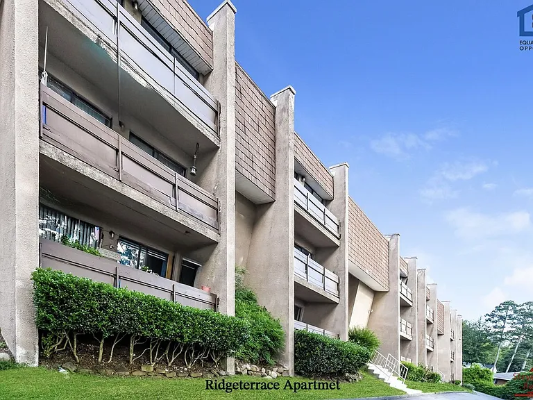 Ridge Terrace Apartments — Photo 6