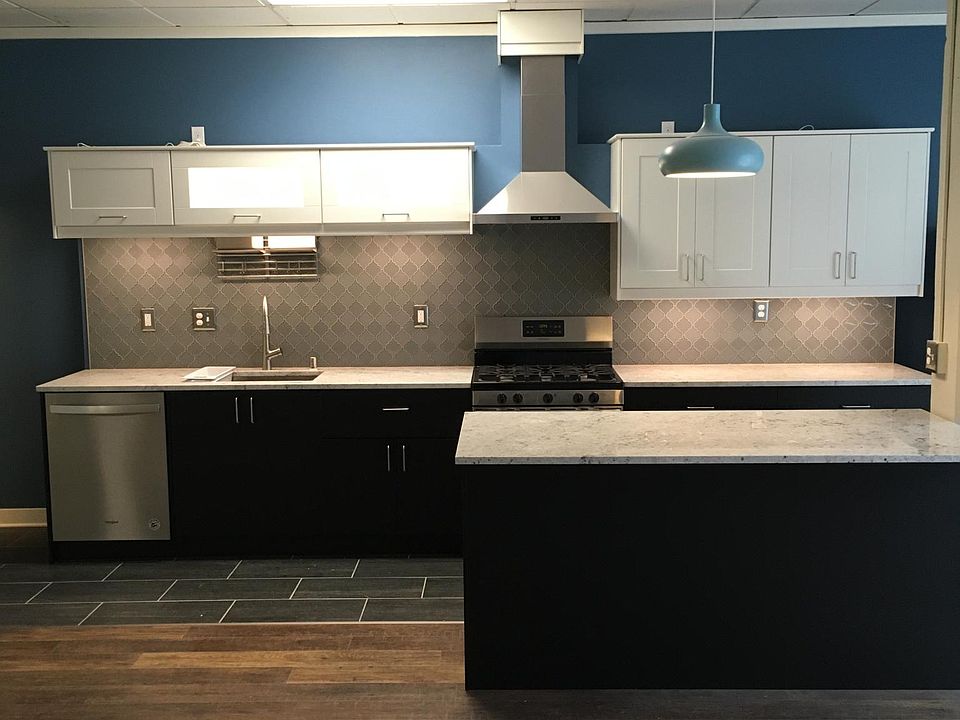 1st image of 4726 12th Ave NE #102