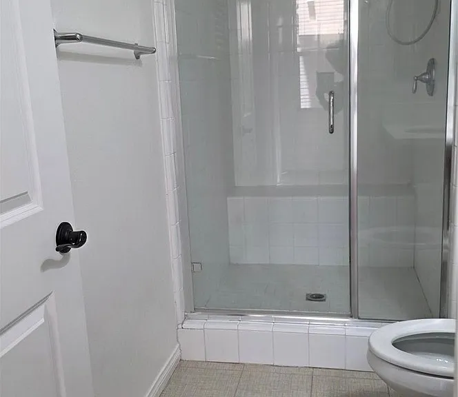 1150 Livingston Ln — Photo 3
