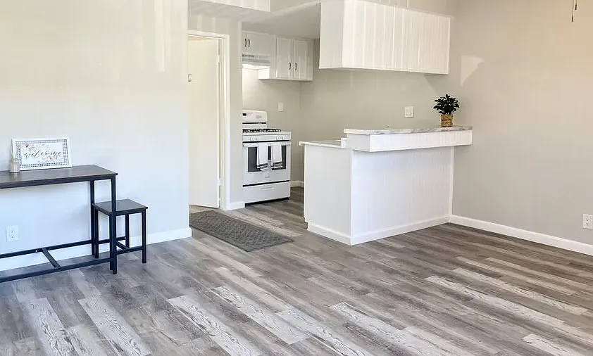 1 bed, 440 sqft, $1,750 — Photo 3