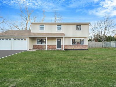 12 Chelmsford Drive, Wheatley Heights, NY, 11798