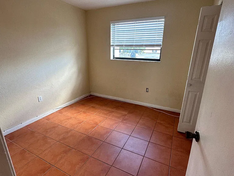 1111 NW 43rd Ave #201 — Photo 14