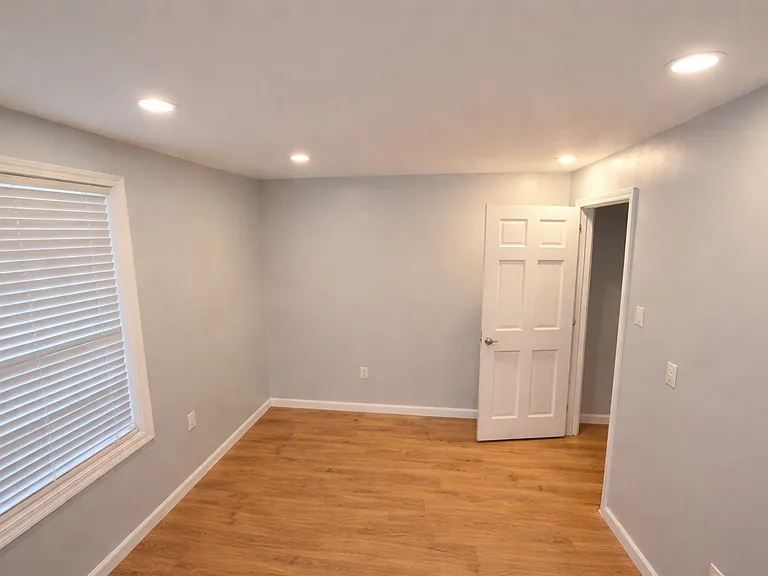 217 Seward Ave NW — Photo 9