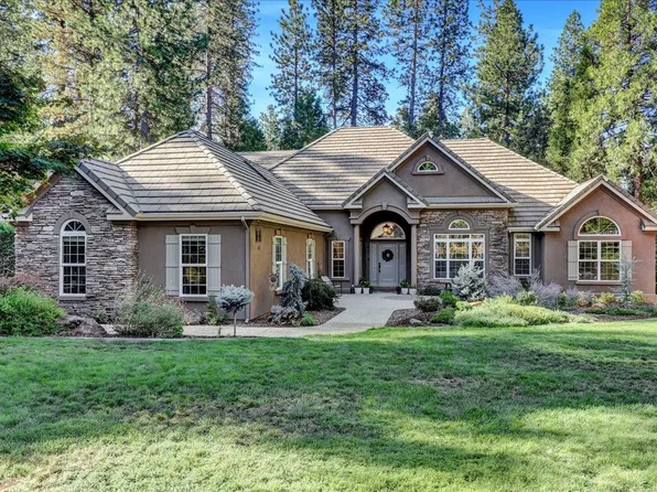 12881 Chatsworth Ln, Grass Valley, CA 95945
