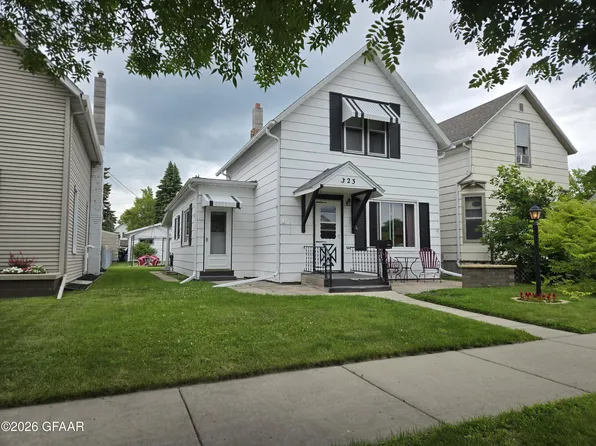 323 Central Ave N, Crookston, MN 56716