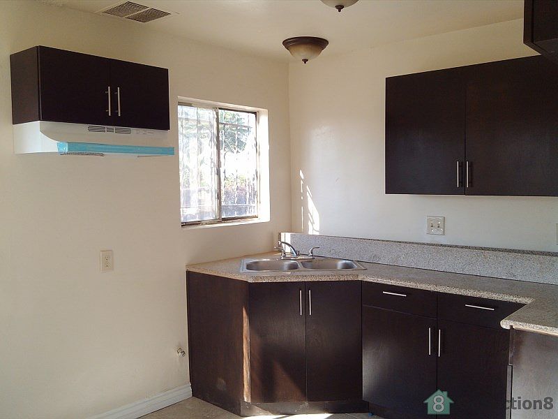2nd image of 437 W 50th St APT 10