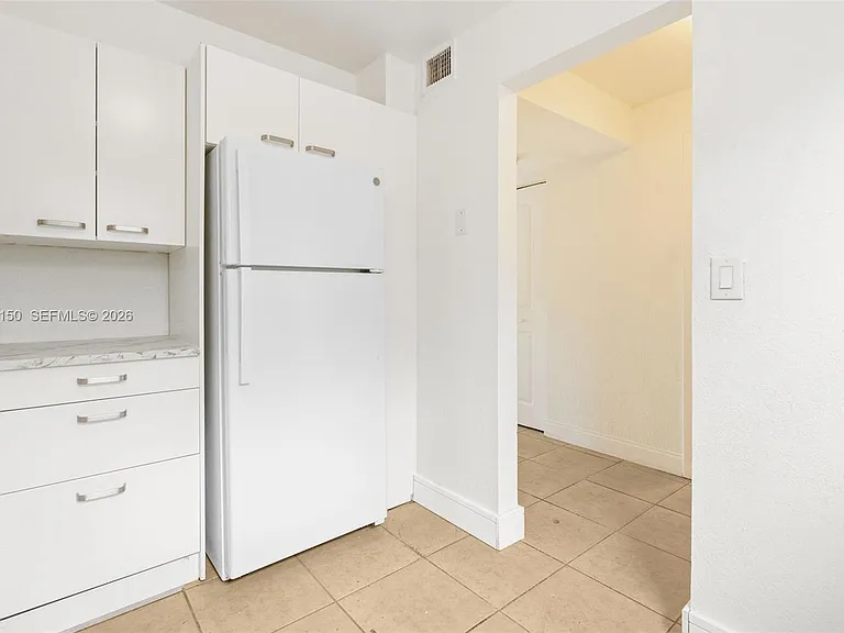 4215 N University Dr #305 — Photo 6