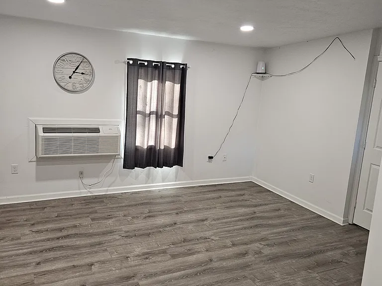 413 York St #B — Photo 3