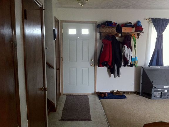 4th image of 75 Christy Lee Dr