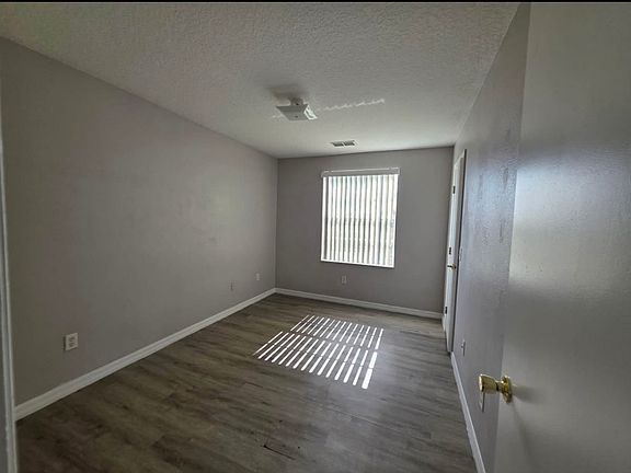 4th image of 406 Washington Palm Loop #1