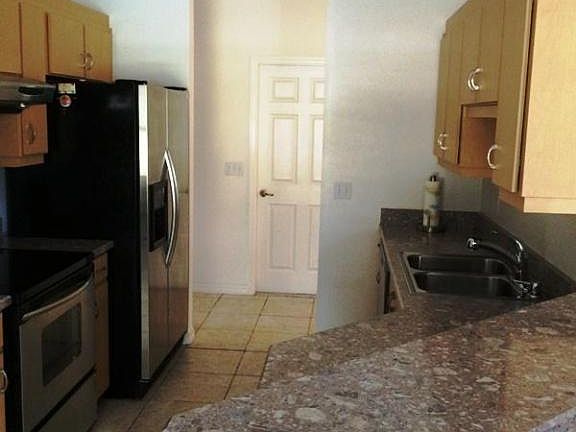 5th image of 3229 Royal Palm Dr