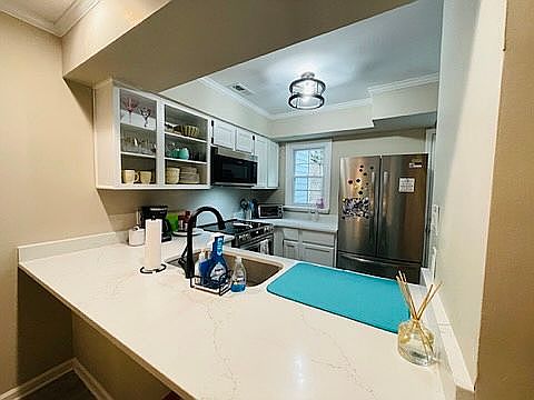 4th image of 4920 S 1st St APT 32