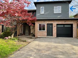 15 Waddington Cres #3, Toronto, ON M2J2Z9