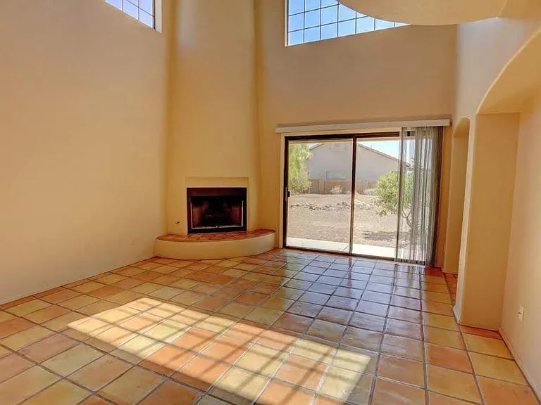 108 N Champagne Pl — Photo 7