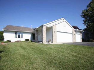 560 Riverhill Ct, Machesney Park, IL 61115