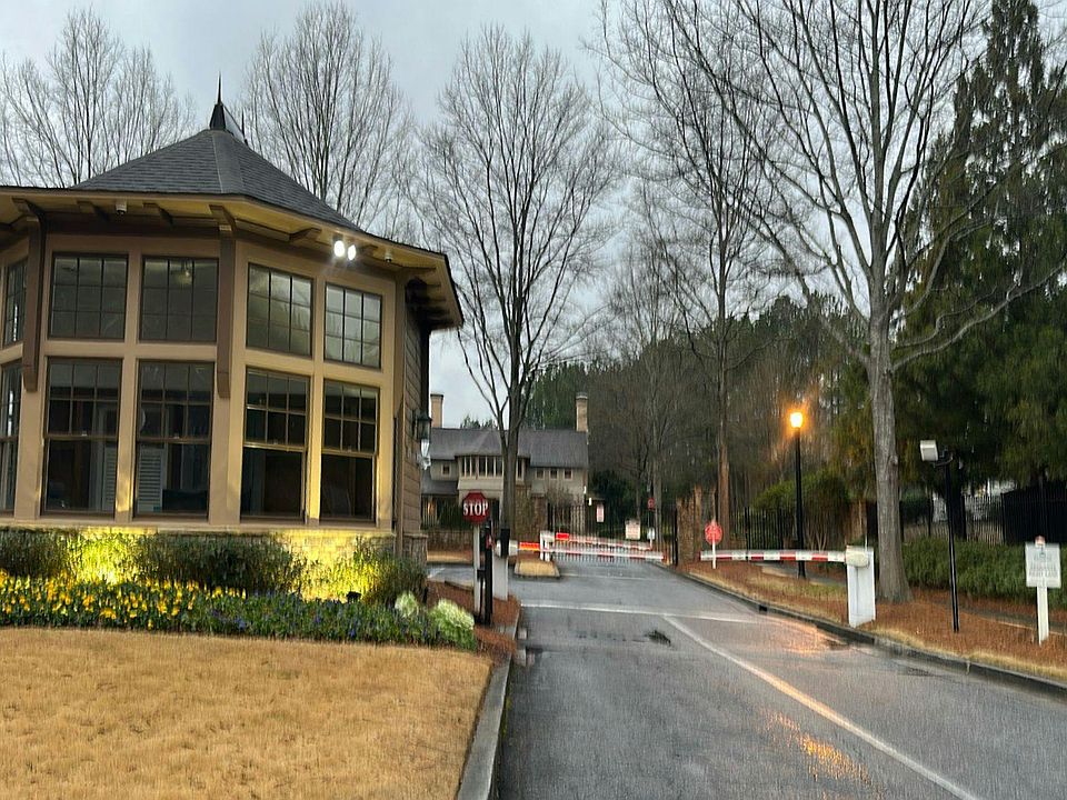 1st image of 6434 Queens Court Trce