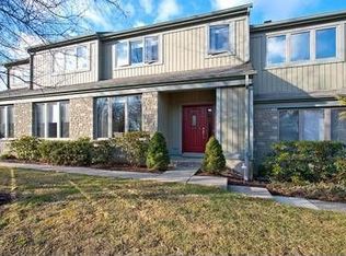 571 Glasmere Rd, Mahwah, NJ 07430