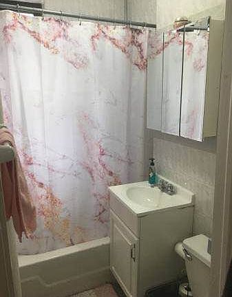 5th image of 2168 35th St APT 4B