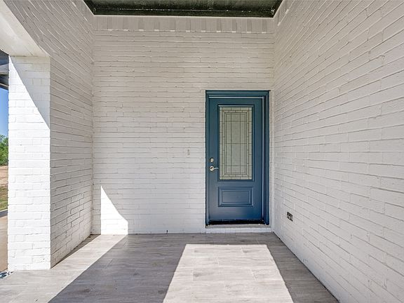 3rd image of 121 County Road 3471