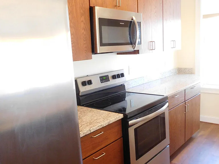 315 Broadway — Photo 19