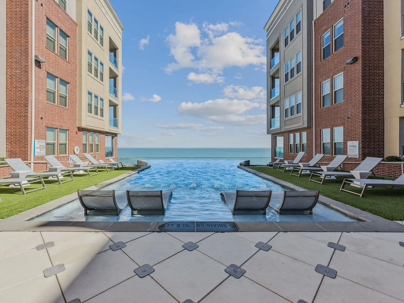 The Alexa Luxury Apartments I & II — Photo 3