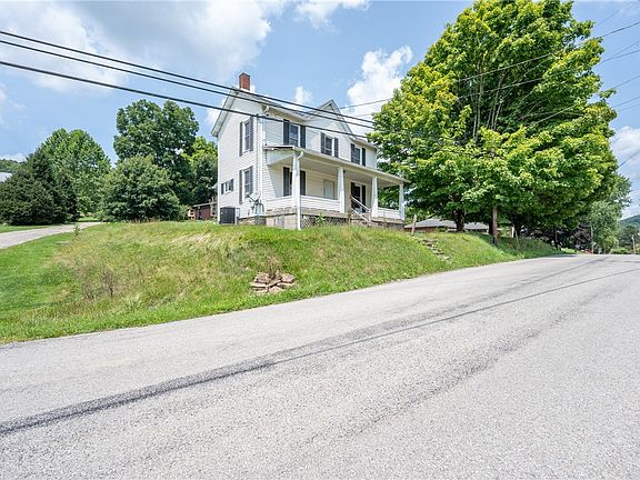 4th image of 102 Amherst Ln