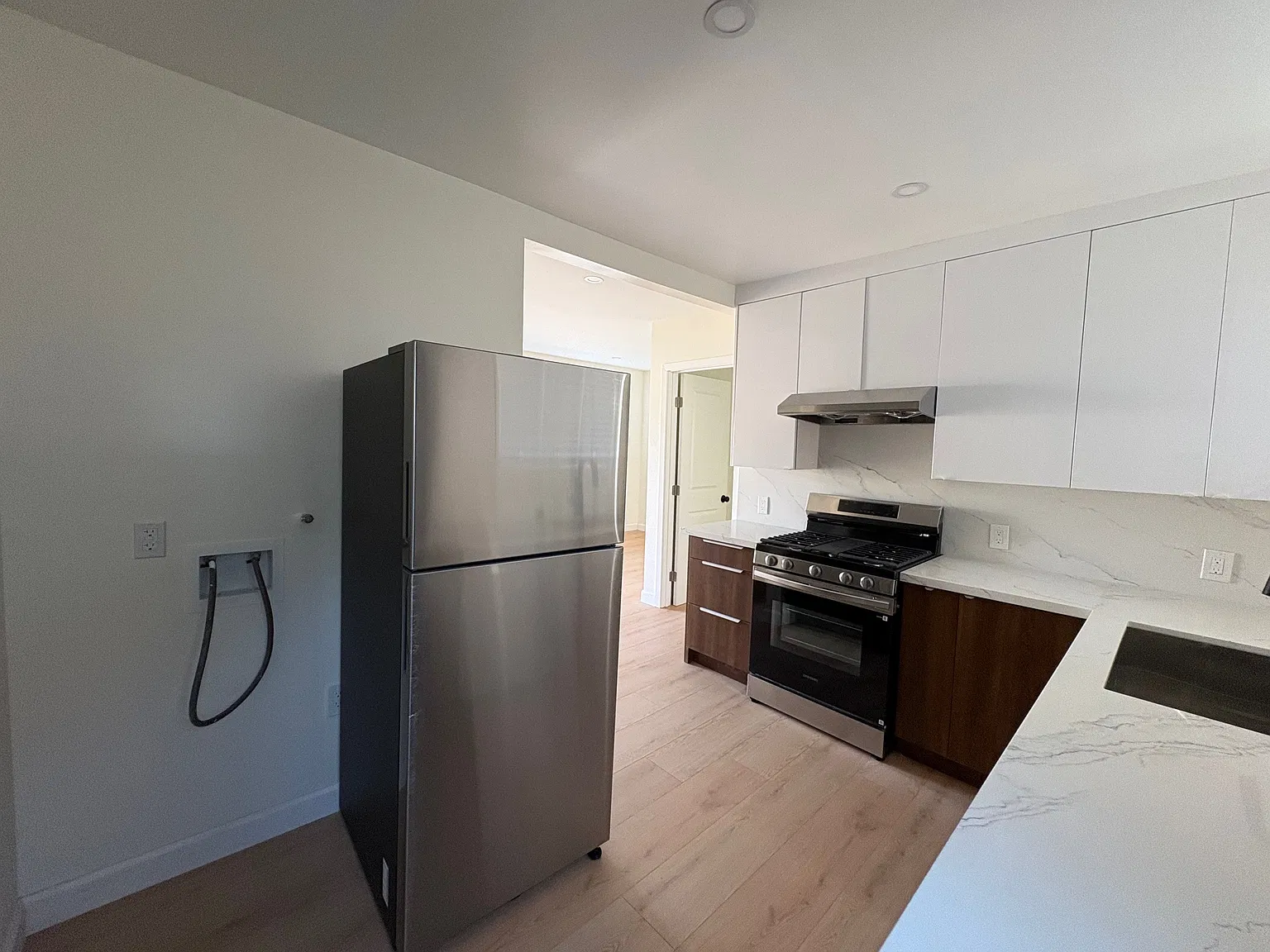 N McPherrin Ave, Monterey Park — Photo 2
