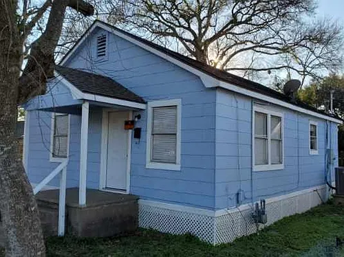 208 S 3rd St Photo 1