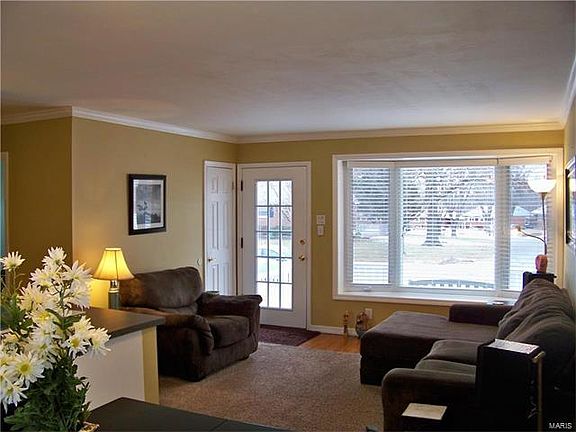 3rd image of 10720 Faraday Dr