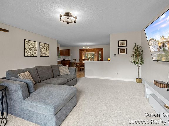 3rd image of 4437 Forest Park Dr SW