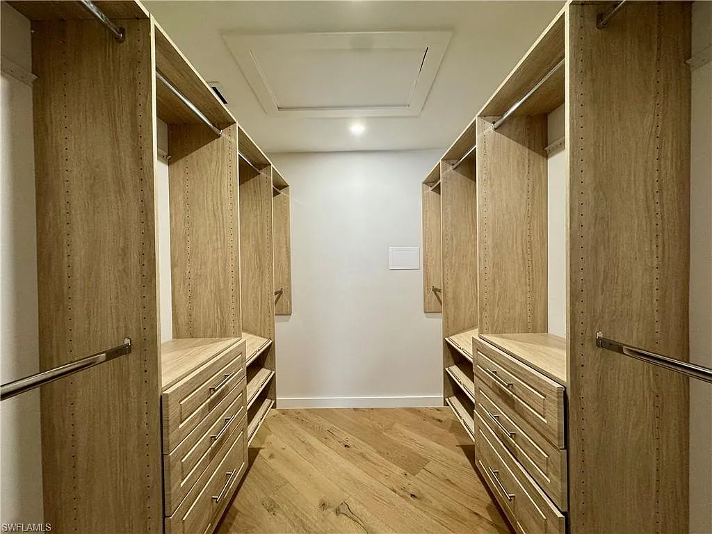 3 bed, 2.0 bath, 1294 sqft, $4,200 — Photo 4