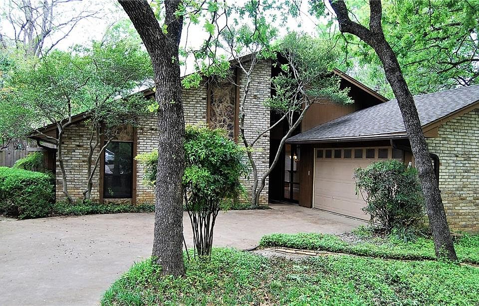 1st image of 209 Lakevista W