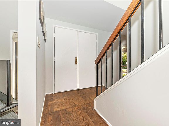 2nd image of 9524 Cape Anne Pl