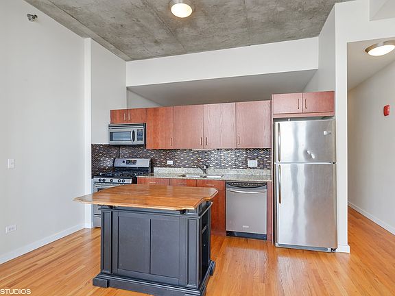 3rd image of 1720 S Michigan Ave APT 3215