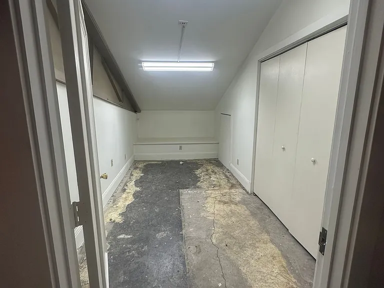 1115 S 4th St — Photo 13