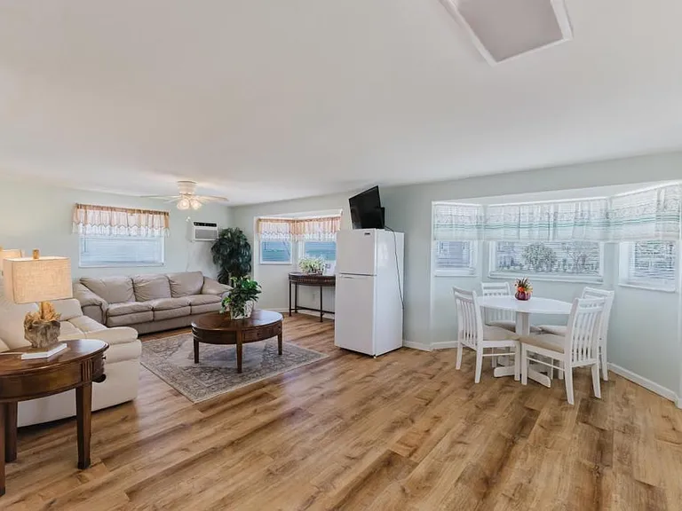 950 San Carlos Dr — Photo 8