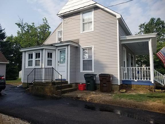 2nd image of 305 Cox St