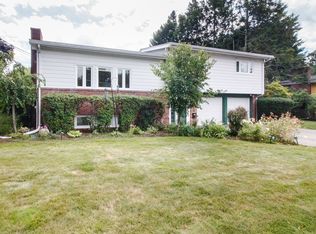 16 Esty Farm Rd, Newton, MA 02459