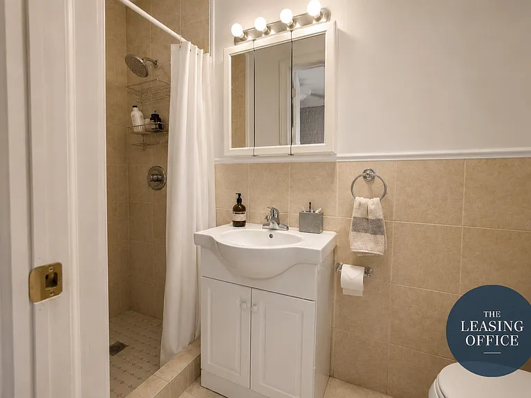 448 W 46th St #5RW — Photo 3