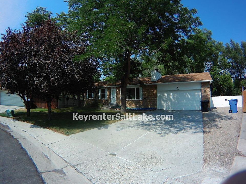 1st image of 2422 W Harvey Heights Cir