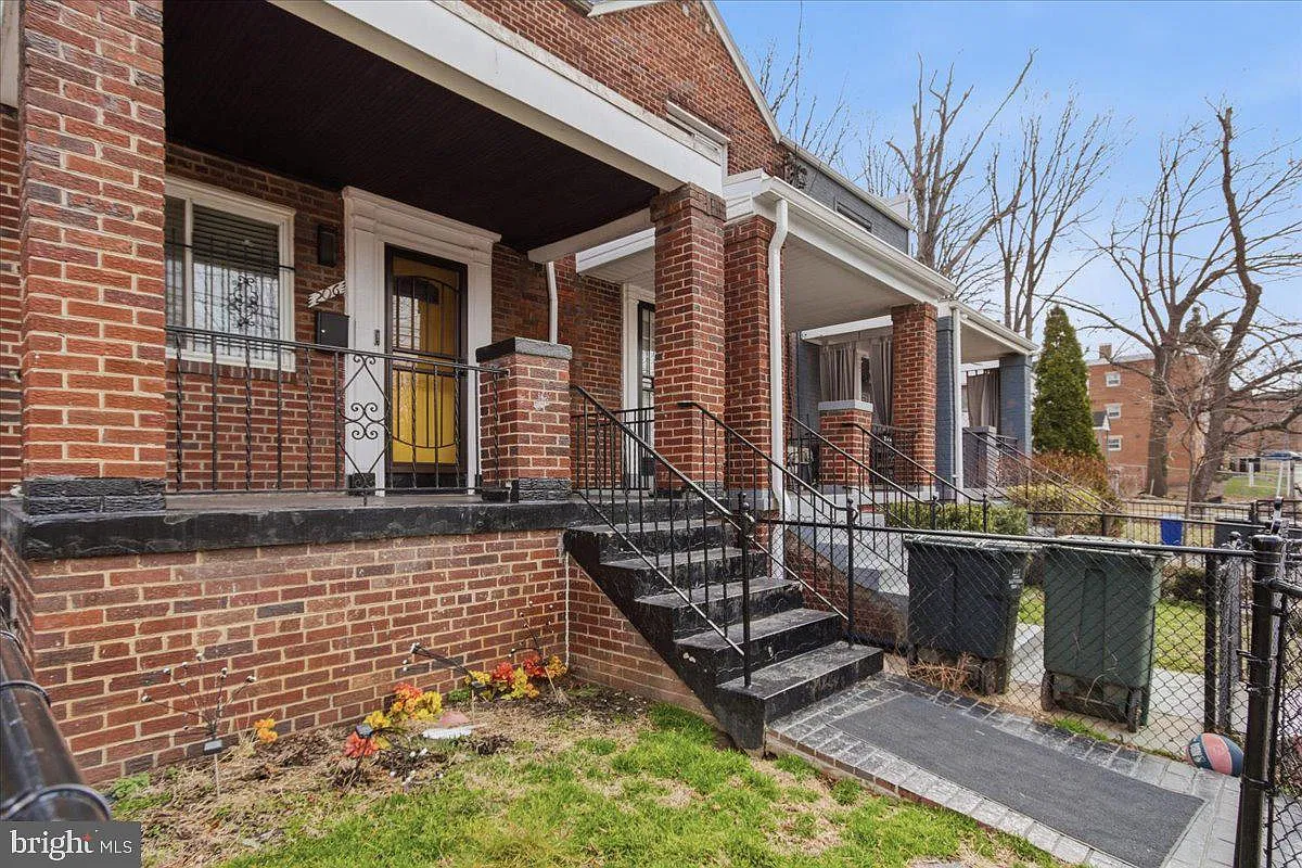 3 bed, 2.0 bath, 1415 sqft, $2,875 — Photo 4