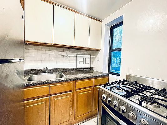 4th image of 315 E 56th St APT 1