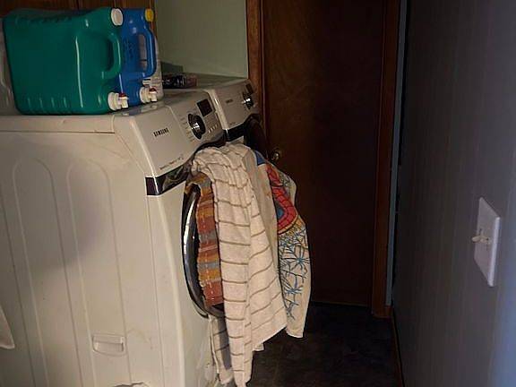 5th image of 518 N Holly St